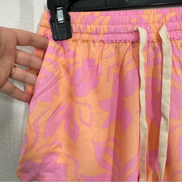 Billabong Women's Shorts Size Small Pink Orange Hawaiian Floral Lightweight NWT - Picture 3 of 6